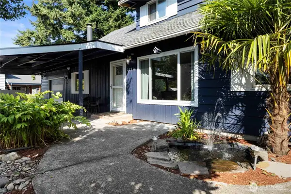 25916 18th Avenue S, Des Moines, WA 98198