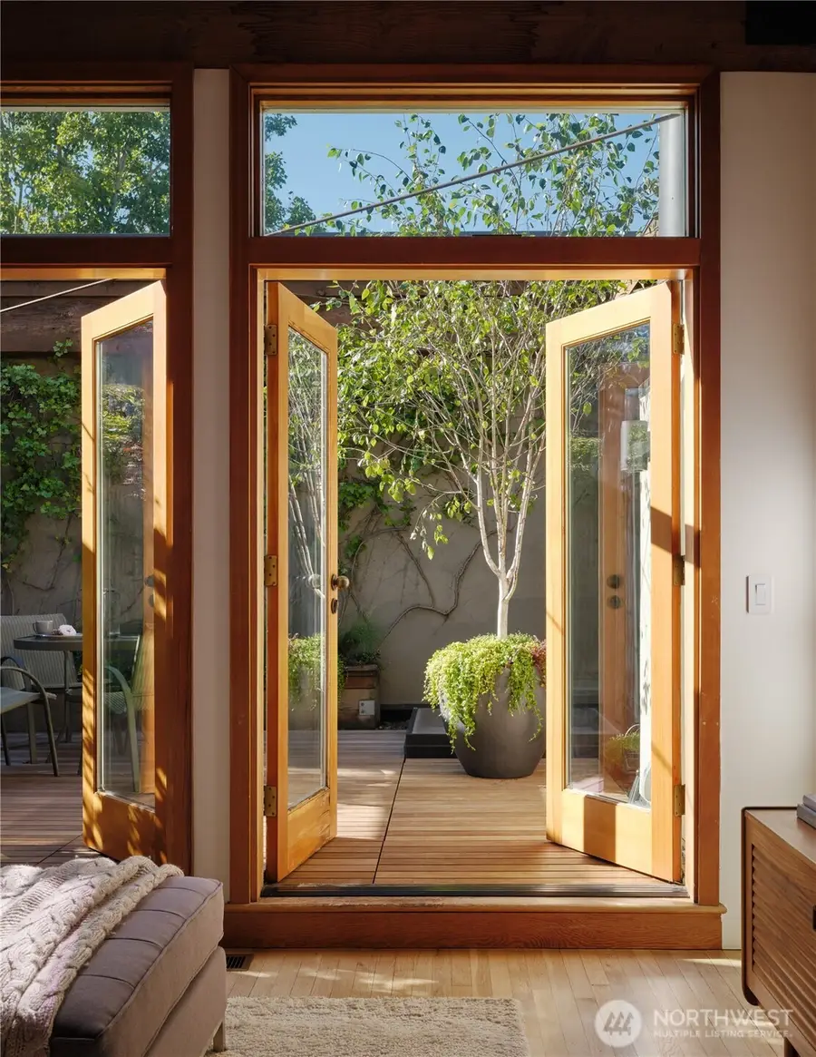 611 Post Avenue #7, Seattle, WA 98104 - Image #2