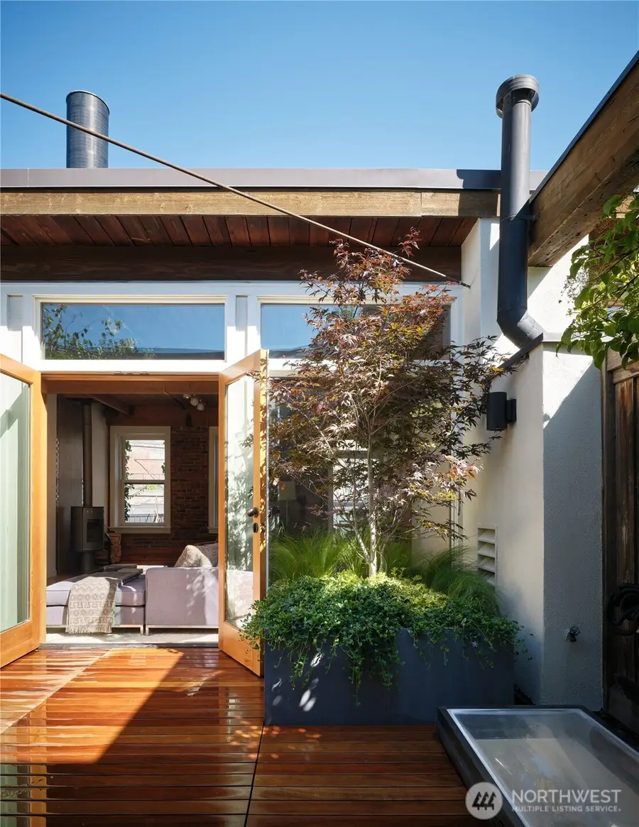 611 Post Avenue #7, Seattle, WA 98104 - Image #3