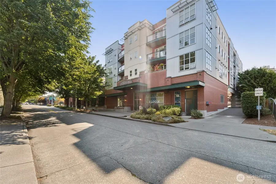 2331 42nd Avenue Sw #414, Seattle, WA 98116 - Image #2