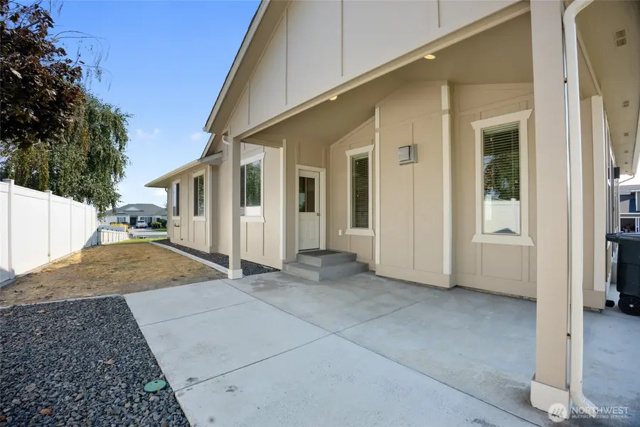 509 N Bluff West Drive, Moses Lake, WA 98837 - Image #2