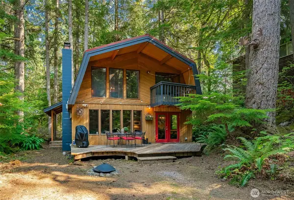 7082 Olympus Way, Glacier, WA 98244