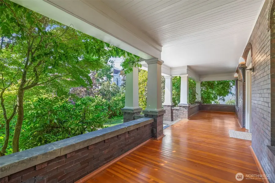 1220 10th Avenue E, Seattle, WA 98102 - Image #2