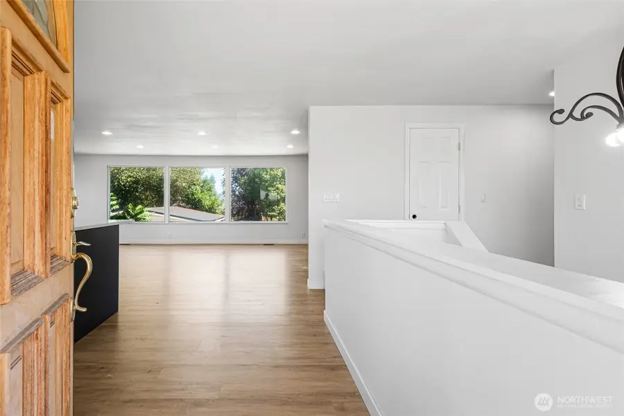 10420 59th Avenue S, Seattle, WA 98178 - Image #3