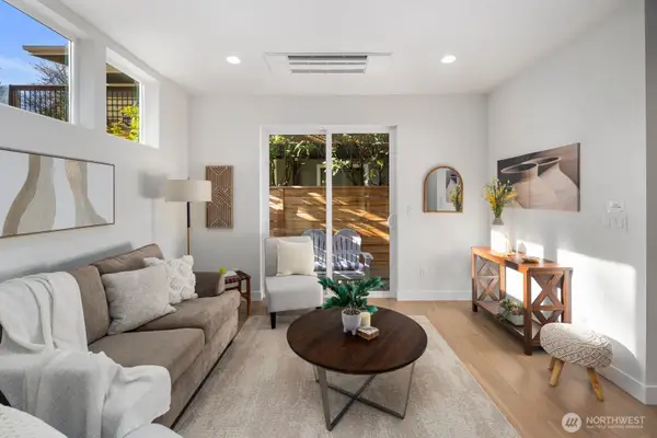 2665 51st Ave Sw, Seattle, WA 98116