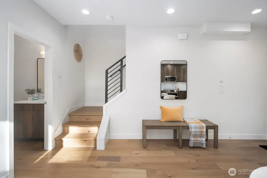 2665 51st Ave Sw, Seattle, WA 98116 - Image #2