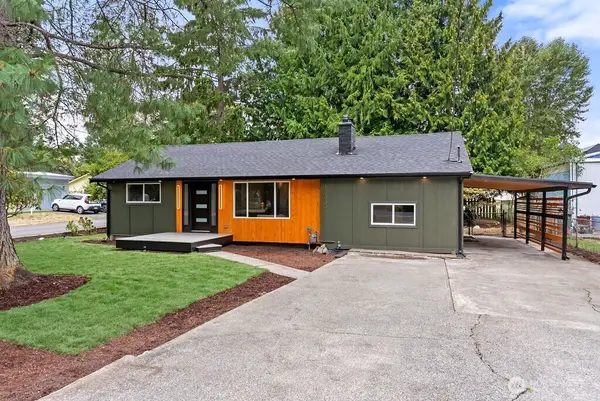 18335 Ashworth Avenue N, Shoreline, WA 98133