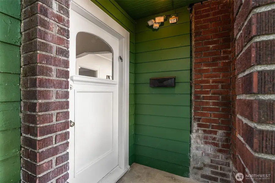 5803 Latona Avenue Ne, Seattle, WA 98105 - Image #3