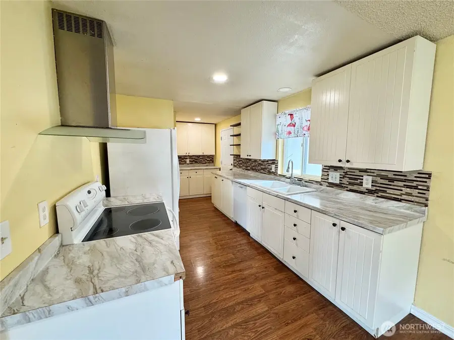 4374 Northgate Drive, Oak Harbor, WA 98277 - Image #2