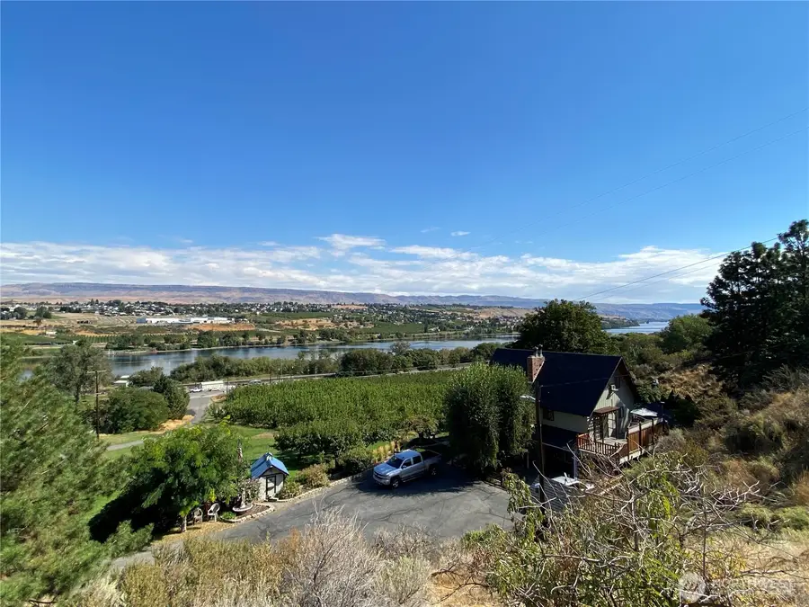 1287 Malaga Alcoa Highway, South Wenatchee, WA 98828 - Image #2