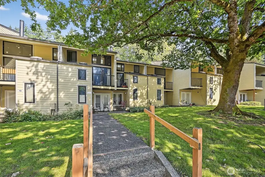 6440 139th Avenue Ne #8, Redmond, WA 98052 - Image #2