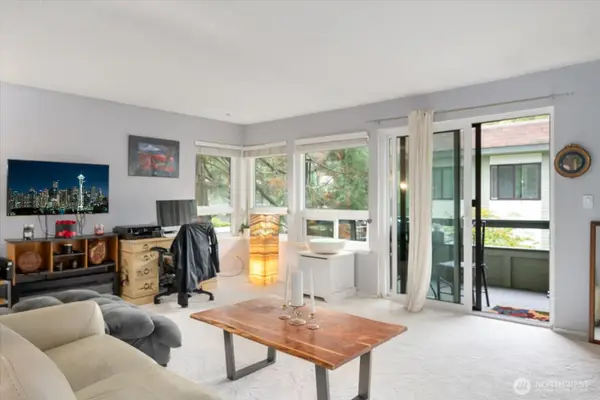 18906 8th Avenue Nw #313, Shoreline, WA 98177