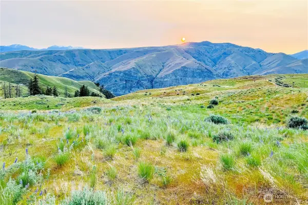 8 Blue Grade Road, East Wenatchee, WA 98802