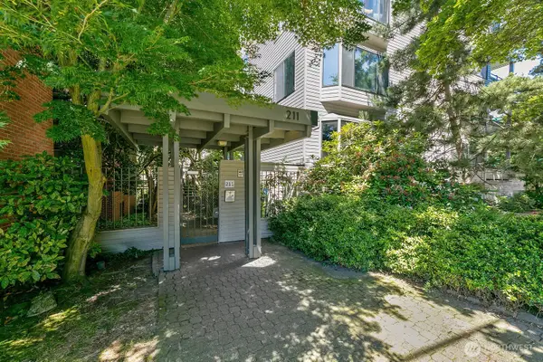 211 Summit Avenue E #N108, Seattle, WA 98102