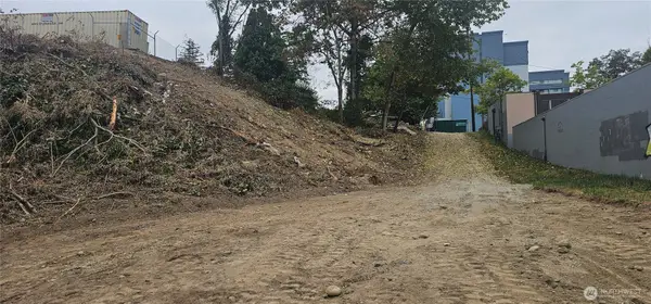 611 E 27th Street, Tacoma, WA 98409