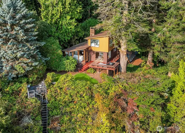 9482 Green Spot Place Ne, Bainbridge Island, WA 98110