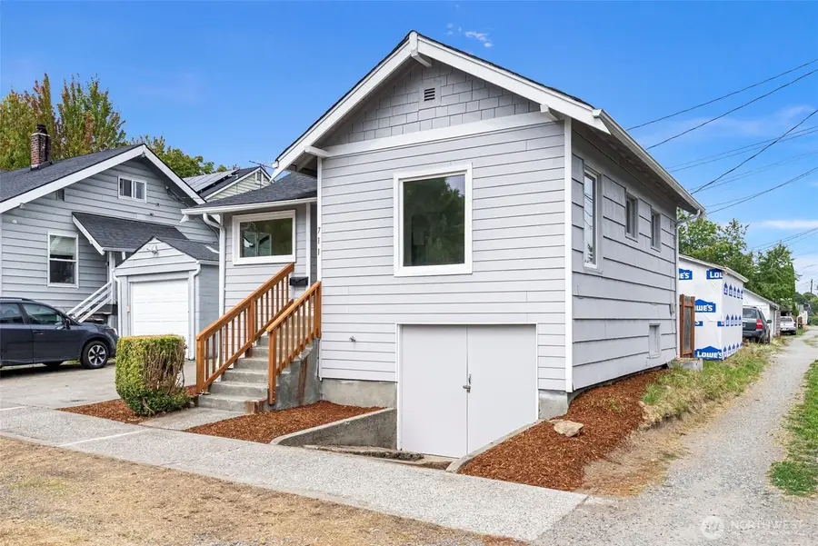 711 S 43rd Street, Tacoma, WA 98418 - Image #3