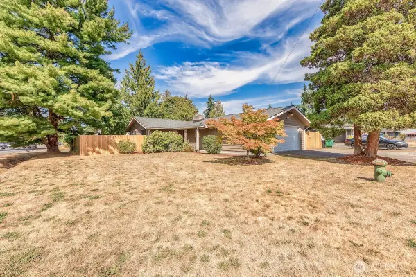 604 N 201st Street, Shoreline, WA 98133