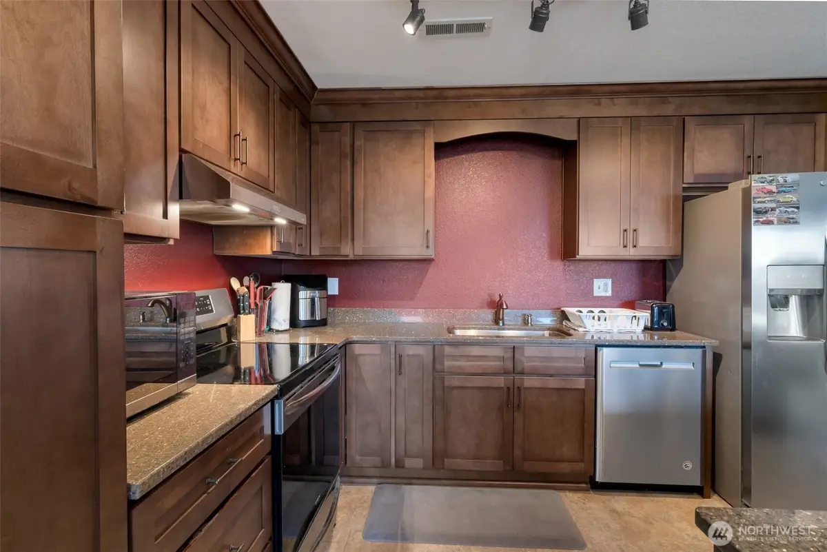 651 SE Bayshore Drive #B304, Oak Harbor, WA 98277 - Image #1