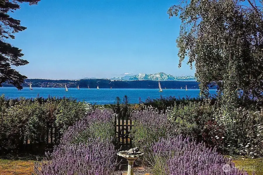 577 Scenic Heights Road, Oak Harbor, WA 98277 - Image #3