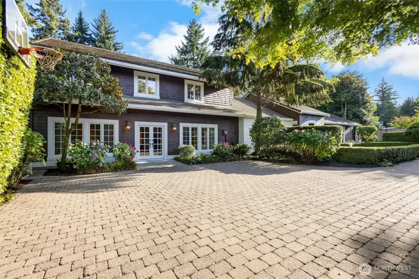 7641 NE 12th Street, Medina, WA 98039