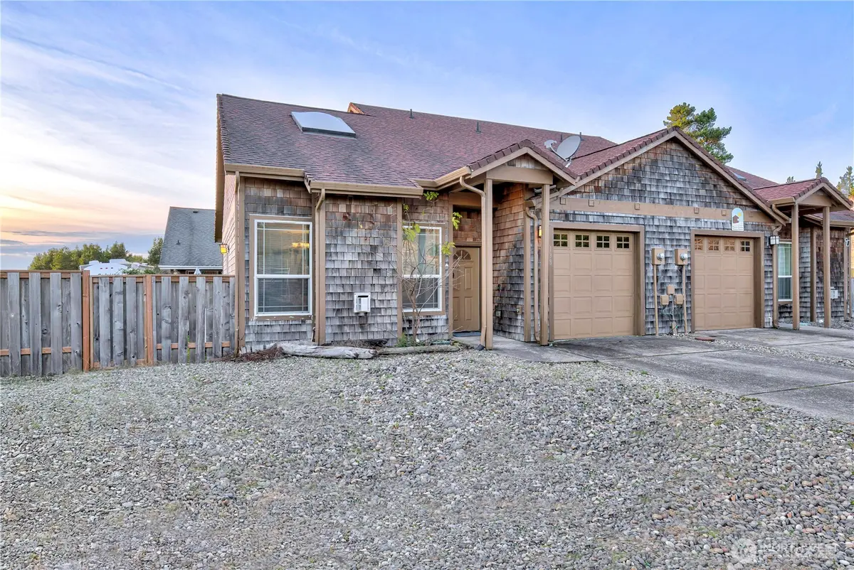 138 28th Street Nw, Long Beach, WA 98631 - Image #1