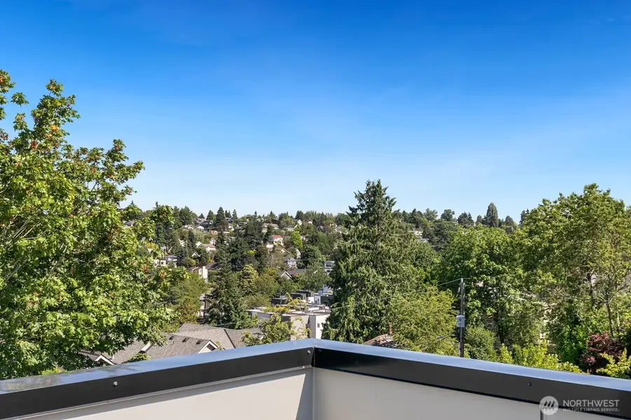1823 26th Avenue #B, Seattle, WA 98122 - Image #2