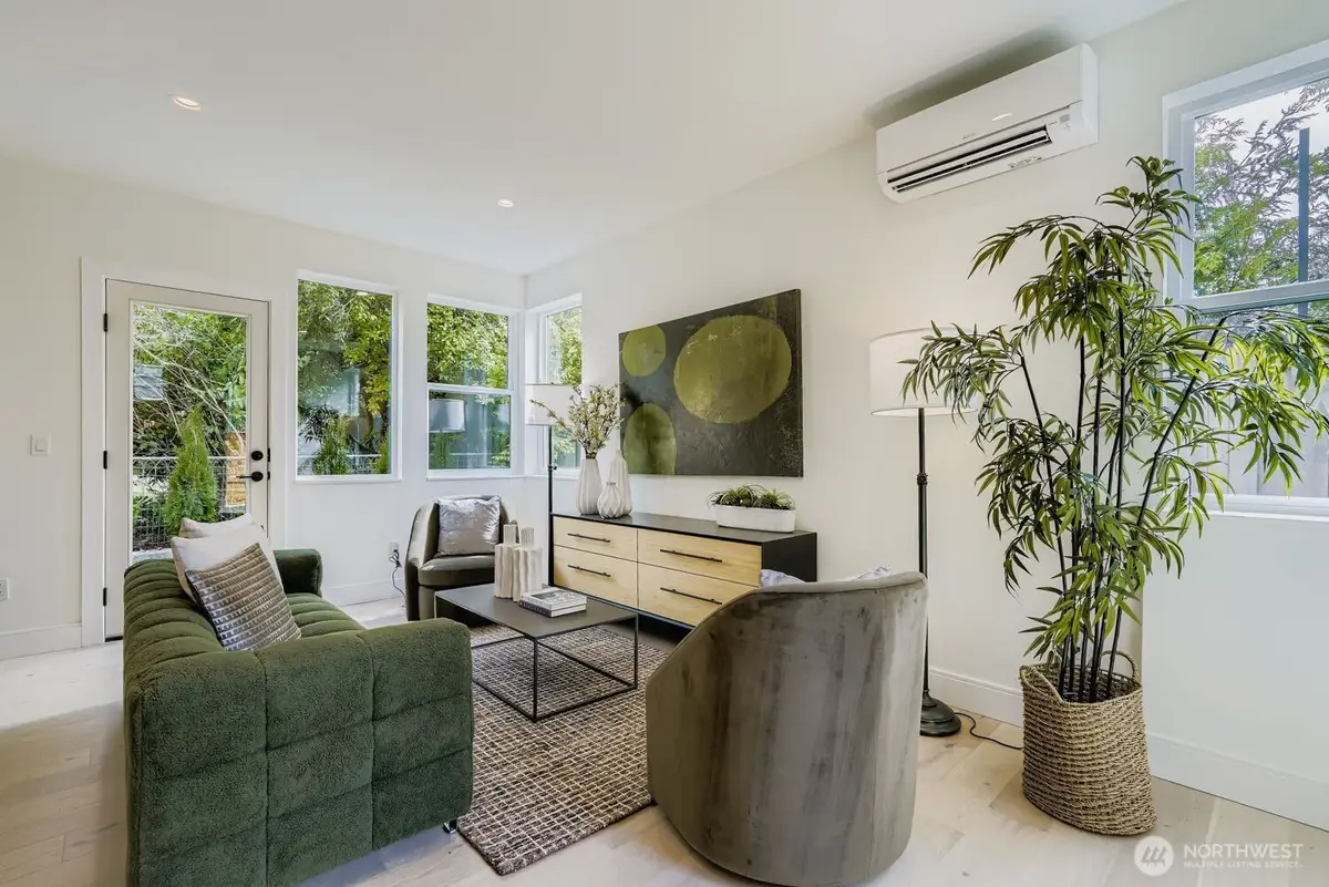 8814 41st Avenue Sw, Seattle, WA 98136 - Image #1