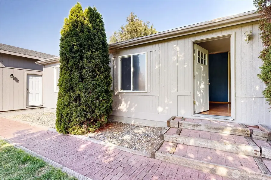 425 E Camp Street, Waitsburg, WA 99361 - Image #2