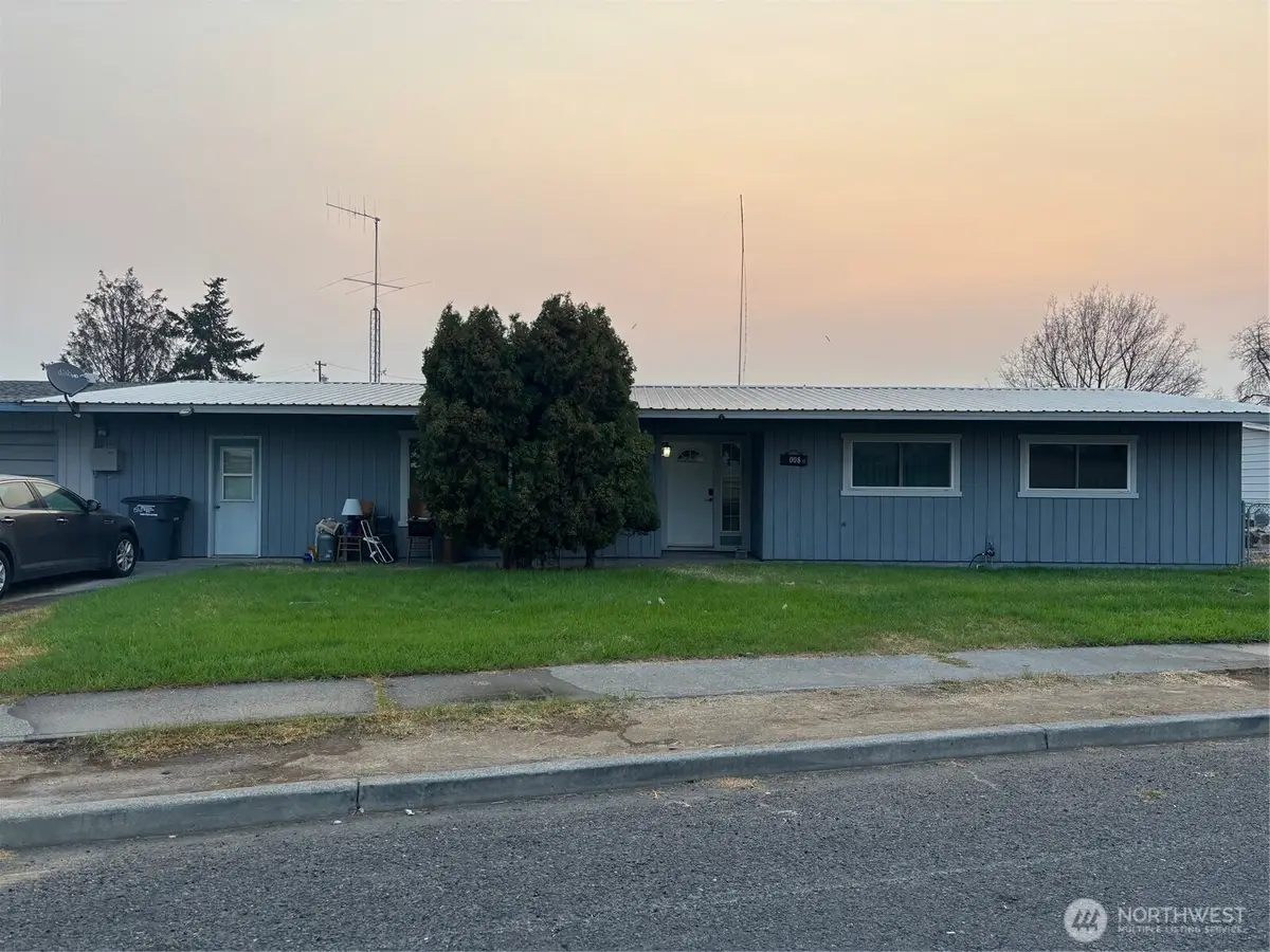 9008 Bong Loop, Moses Lake, WA 98837 - Image #1