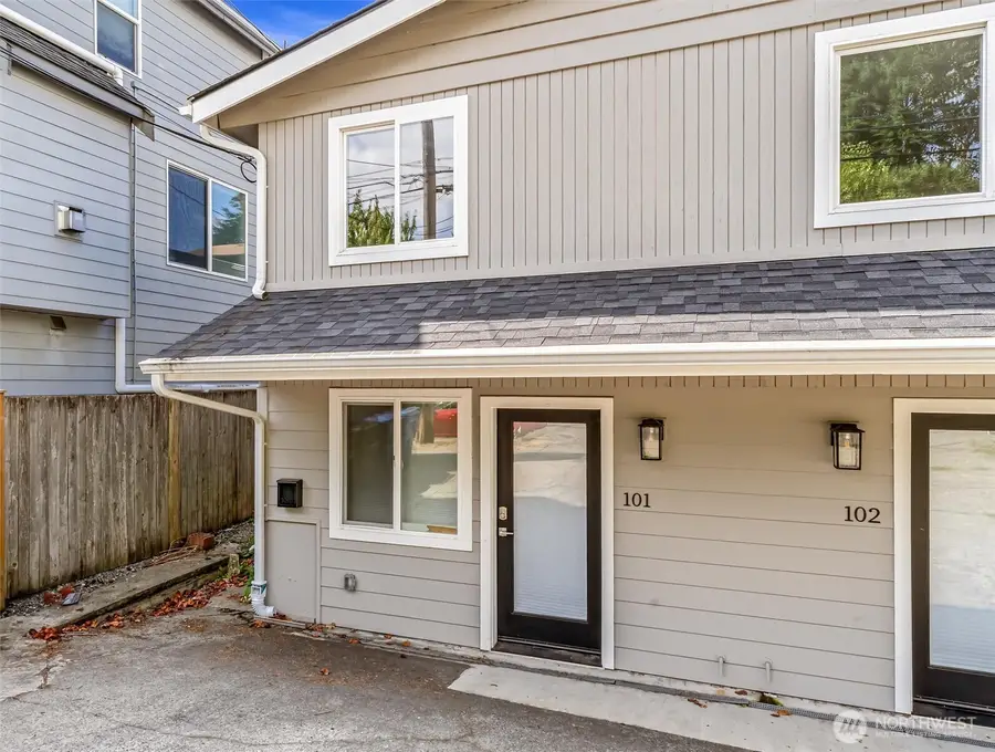 9251 Ashworth Avenue N, Seattle, WA 98103 - Image #2