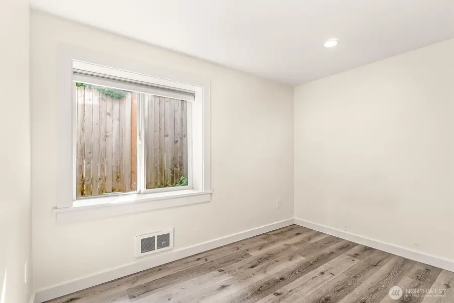 9251 Ashworth Avenue N, Seattle, WA 98103 - Image #3