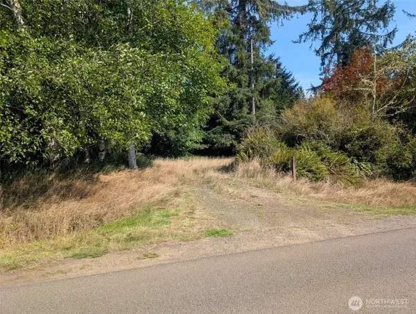 618 Sunset Avenue Ne #3, Ocean Shores, WA 98569