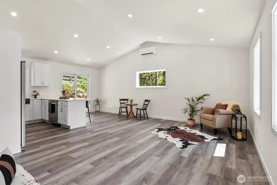 561 Rainbow Drive, Sedro Woolley, WA 98284 - Image #2