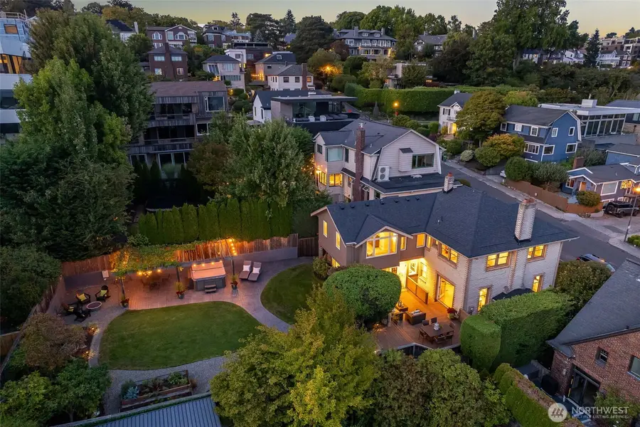 1015 5th Avenue W, Seattle, WA 98119 - Image #2