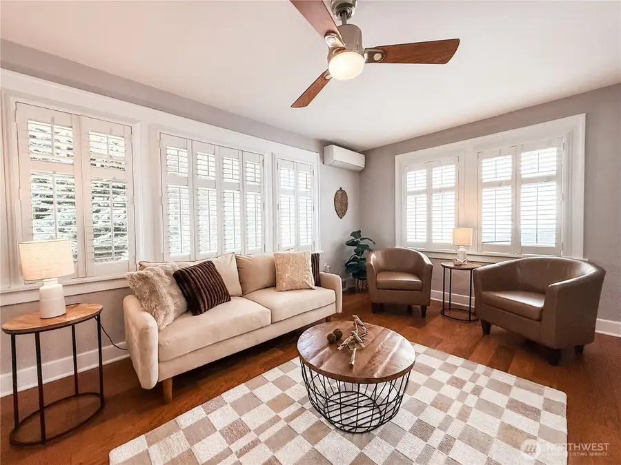 10728 Stone Avenue N, Seattle, WA 98133 - Image #2