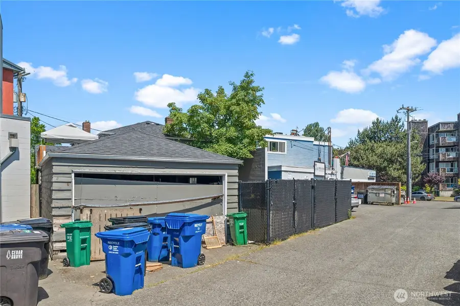 2810 Alki Avenue Sw, Seattle, WA 98116 - Image #3