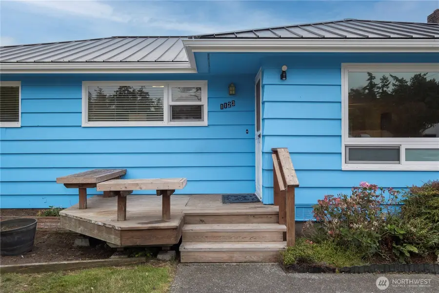 1123 Forest Glen Road, Oak Harbor, WA 98277 - Image #2