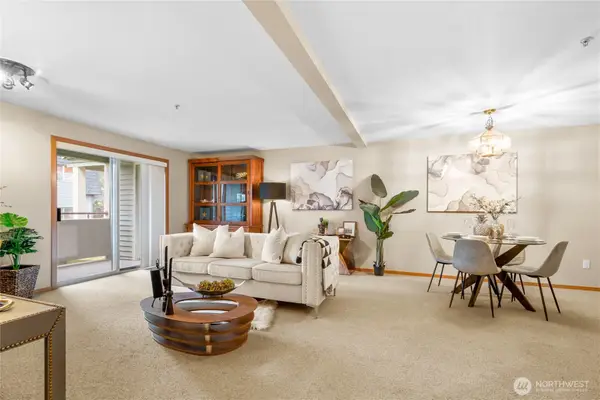 7223 NE 175th Street #108, Kenmore, WA 98028