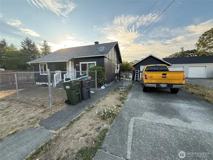 15406 Grant Avenue Sw, Lakewood, WA 98498 - Image #2