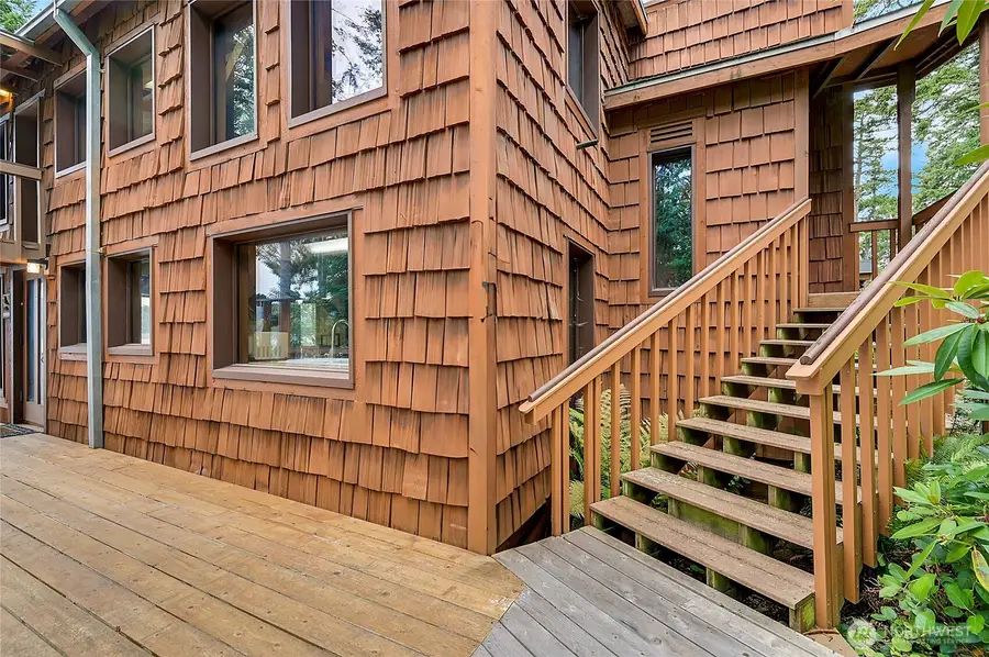 861 Griffith Point Road, Nordland, WA 98358 - Image #3