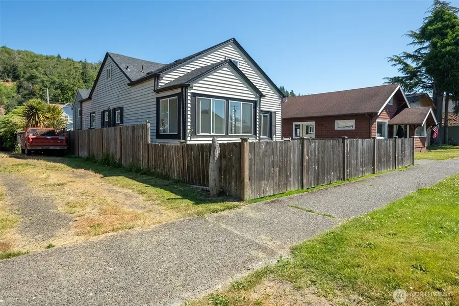 2515 Sumner Avenue, Hoquiam, WA 98550 - Image #2