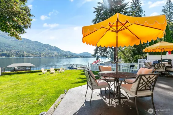 562 W Lake Samish Drive, Bellingham, WA 98229