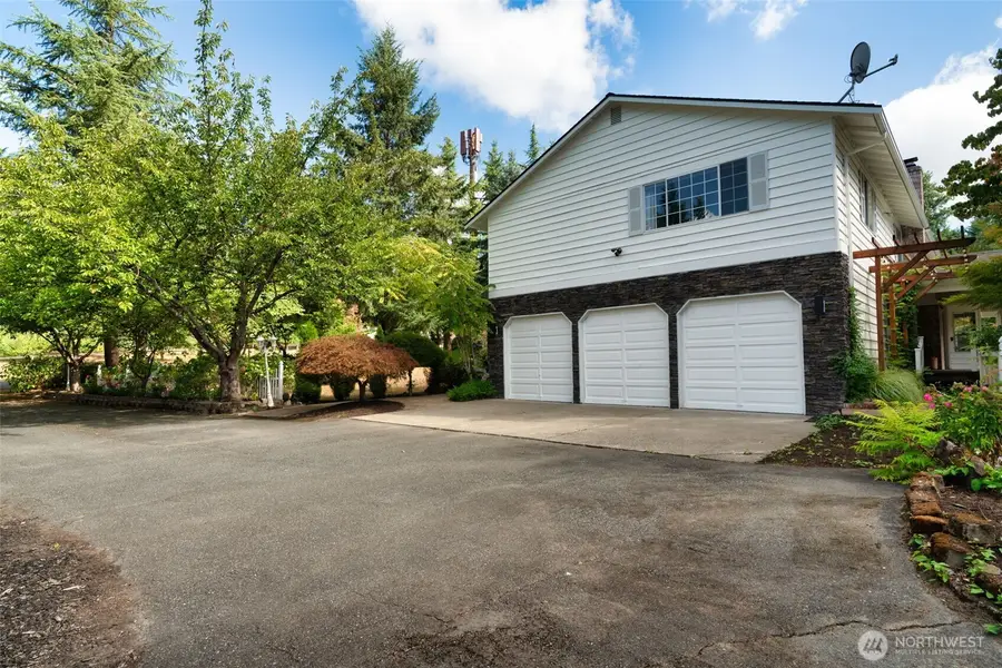 15919 NE 165th Street, Woodinville, WA 98072 - Image #2