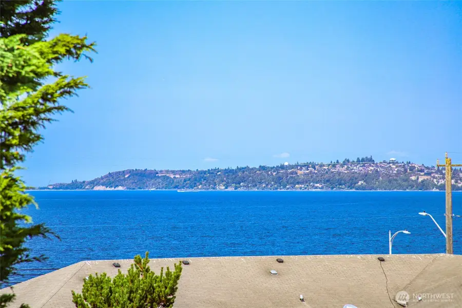 2737 59th Avenue Sw, Seattle, WA 98116 - Image #3