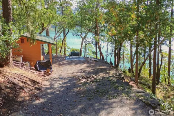 21945 Beachside Drive Se, Yelm, WA 98597