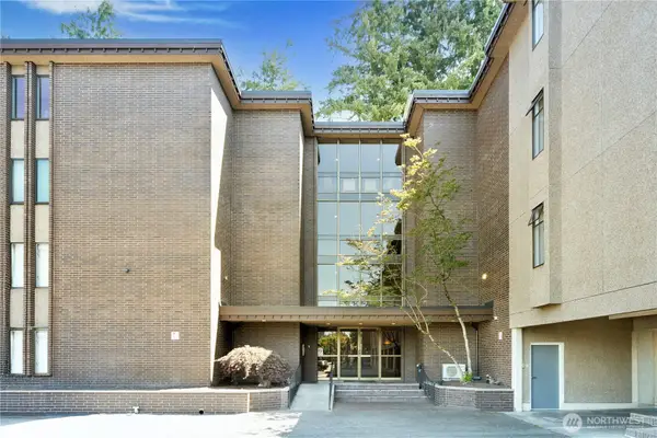 5915 Highway Place #404, Everett, WA 98203