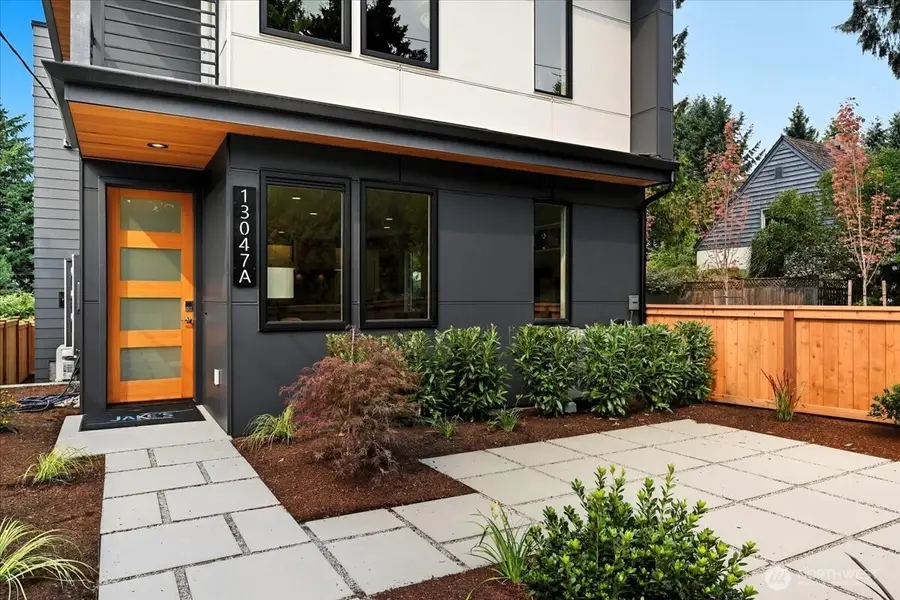 13047 39th Avenue Ne #A, Seattle, WA 98125 - Image #2