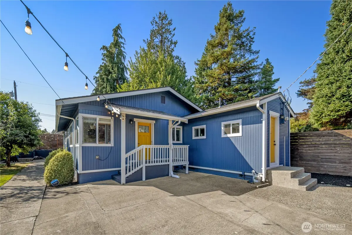 8411 48th Avenue S, Seattle, WA 98118 - Image #1