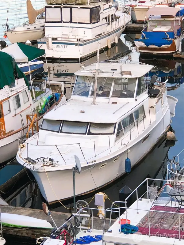 2040 Westlake Avenue N #10, Seattle, WA 98109